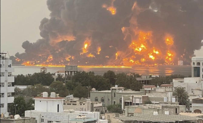 Israeli warplanes pound Houthi-held Hodeidah