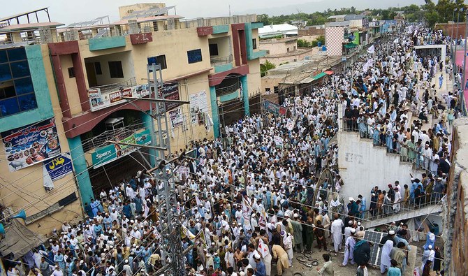 Thousands continue sit-in protest in northwestern Pakistan after shooting incident 