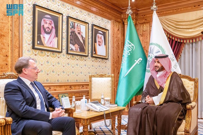 Saudi defense minister meets with French ambassador to Kingdom in Riyadh