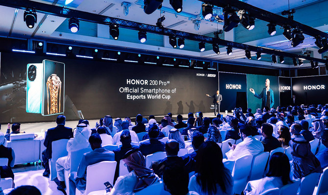Honor 200 Series makes regional debut at Dubai event