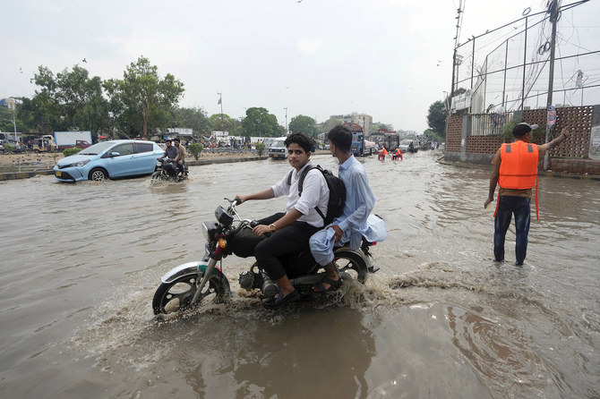 Over 100,000 schools in Pakistan remain closed due to the heat