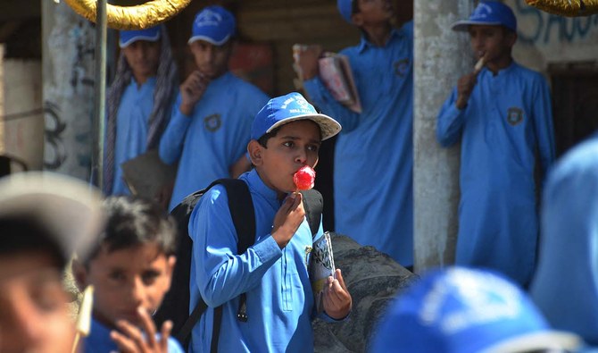 Over 100,000 schools in Pakistan remain closed due to heat