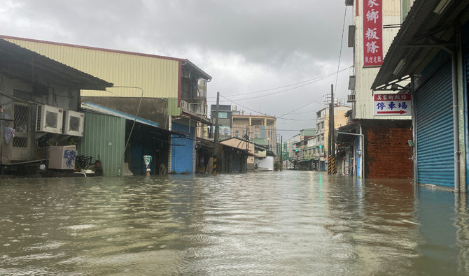 Typhoon Gaemi sinks freighter off Taiwan, heads to China coast