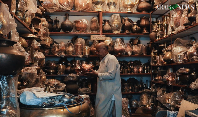 Pakistani craftsman strives to preserve antiques in a dying industry