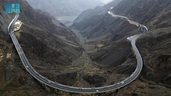 Aqabat Shaar: Iconic Saudi mountain road a lifeline for Asir's rugged beauty