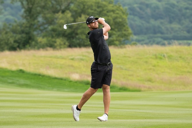 Ogletree leads LIV Golf UK as Smash and Legion share team lead