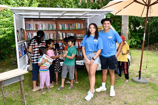 Filipino-American teens run mobile library to support literacy in Mindanao