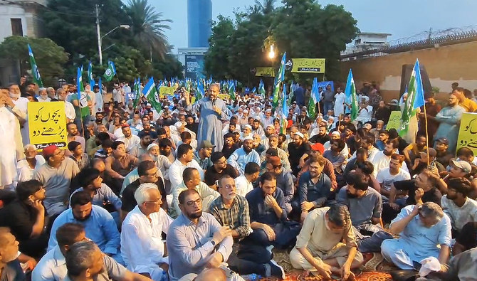 Pakistani religio-political party expands anti-inflation sit-in to Karachi