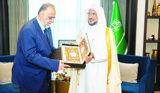 Saudi Islamic minister meets Syrian Awqaf minister in Makkah