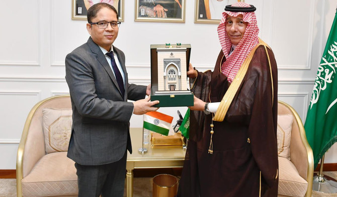 Foreign ministry official meets Indian consul general in Jeddah