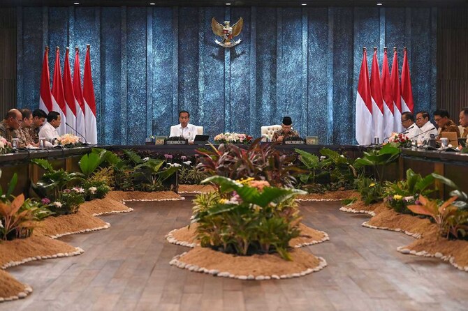 Indonesian president holds first Cabinet meeting in new capital