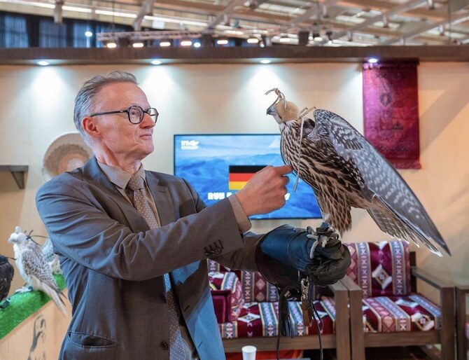 German envoy visits Riyadh falcon auction