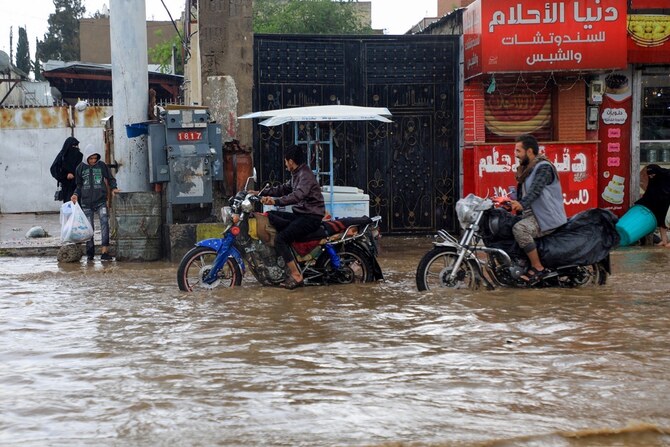 New weather alert after 14 killed by lightning strikes as storms lash Yemen