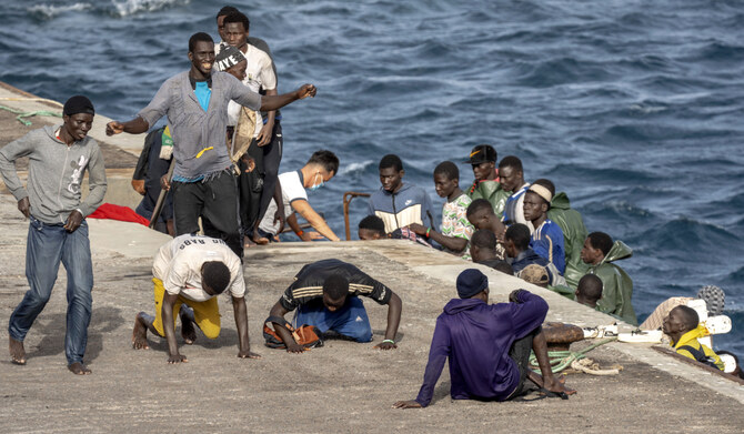 Greek coast guards open fire on migrant smuggling boat after alleged ramming, killing 1 passenger