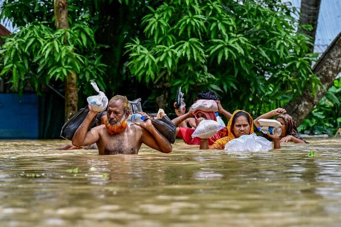 Nearly 300,000 Bangladeshis in emergency shelters after floods