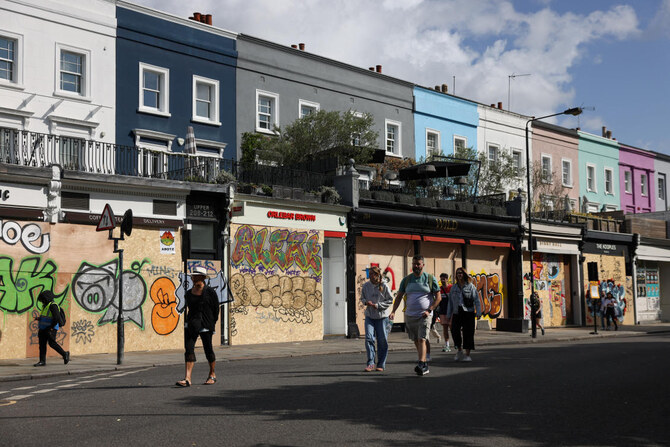 Police: 3 people stabbed during London’s Notting Hill Carnival