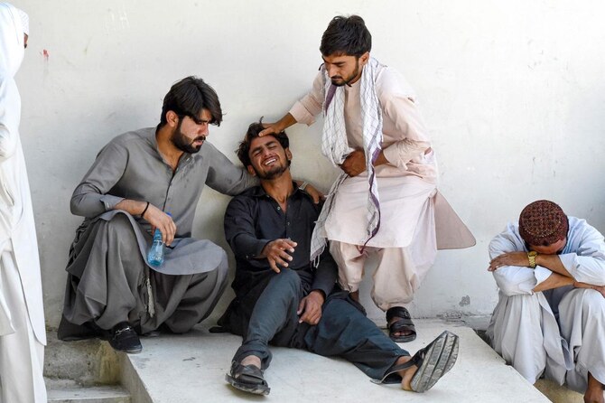 Pakistan hunts separatist militants who killed dozens