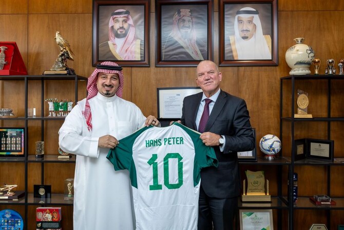 Netherlands, Saudi explore football cooperation 