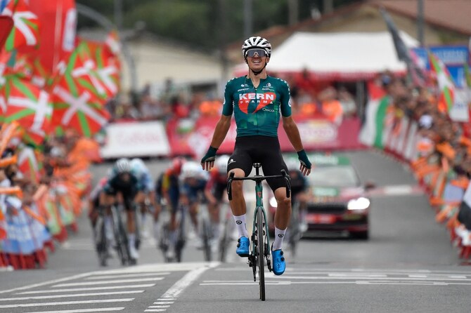 Berrade wins Spanish Vuelta stage as O’Connor protects 5-second lead over Roglic