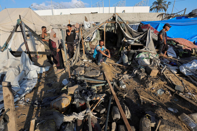 Displaced Gazans face dire conditions in hospital courtyard