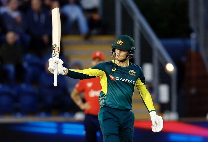 Australia smash England for 193 in 2nd T20