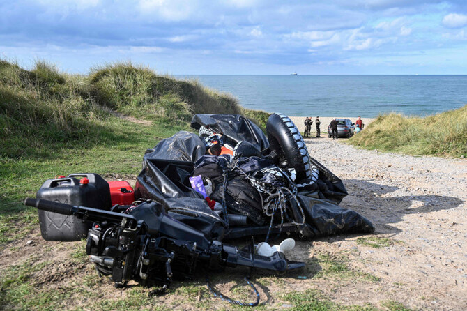 Eight migrants die in Channel crossing attempt