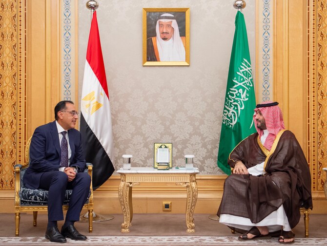 Saudi crown prince meets with Egyptian prime minister