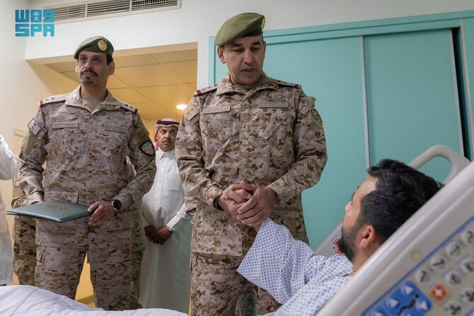 Saudi Arabia’s Commander of Joint Forces visits officers wounded in Yemen operation