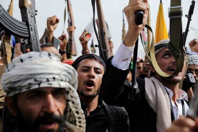 Houthis abduct 5 former ruling party members in Sanaa 