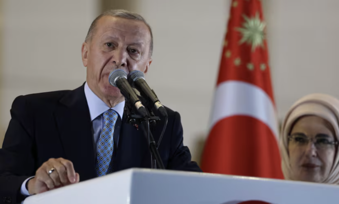 كانت فترة ولاية أردوغان كرئيس لبلدية إسطنبول مضطربة في السياسة الداخلية لتركيا.  (رويترز)