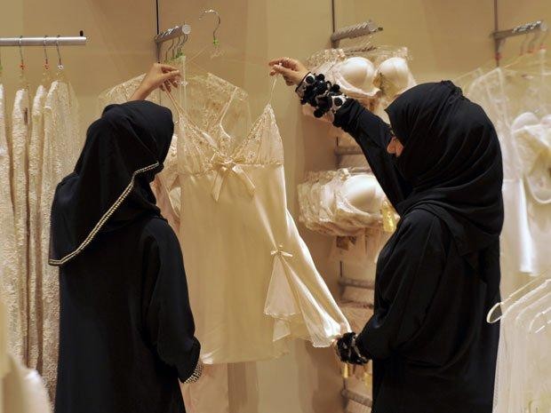 Saudi women unhappy with feminization of lingerie stores Arab News