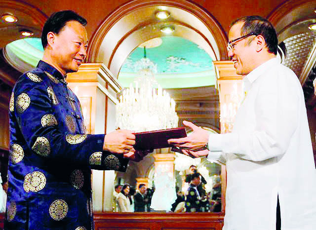 New China ambassador tries to mend fences with Philippines