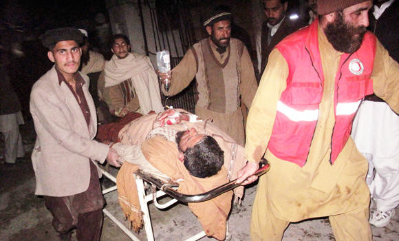 7 Beaten To Death In Pak Sectarian Clash | Arab News