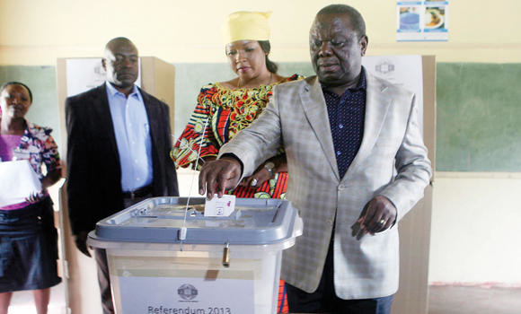 Tense Zimbabwe votes on new constitution