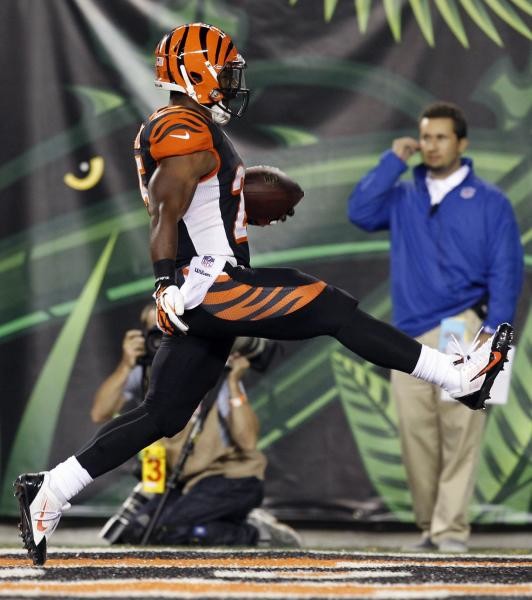 Rookie Bernard leads Bengals over Steelers 20-10