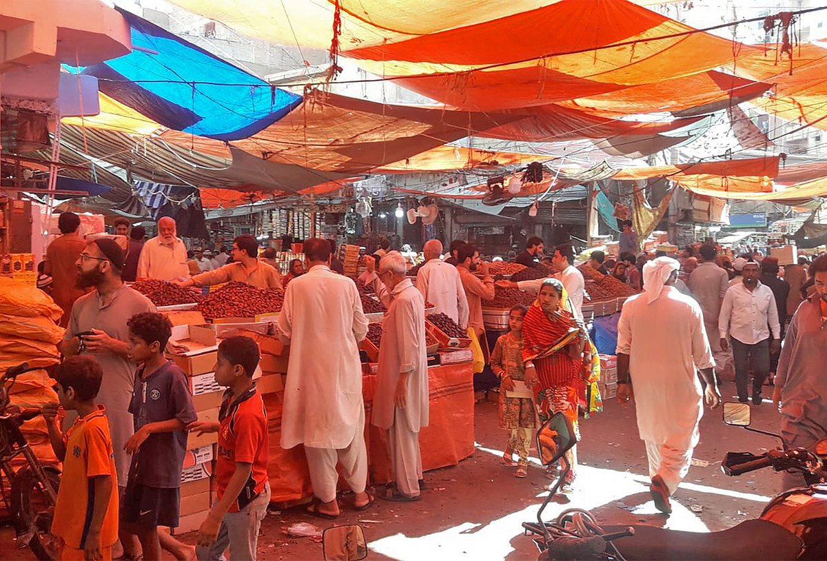 Slow trading at Pakistan’s oldest date market as high prices bite ...